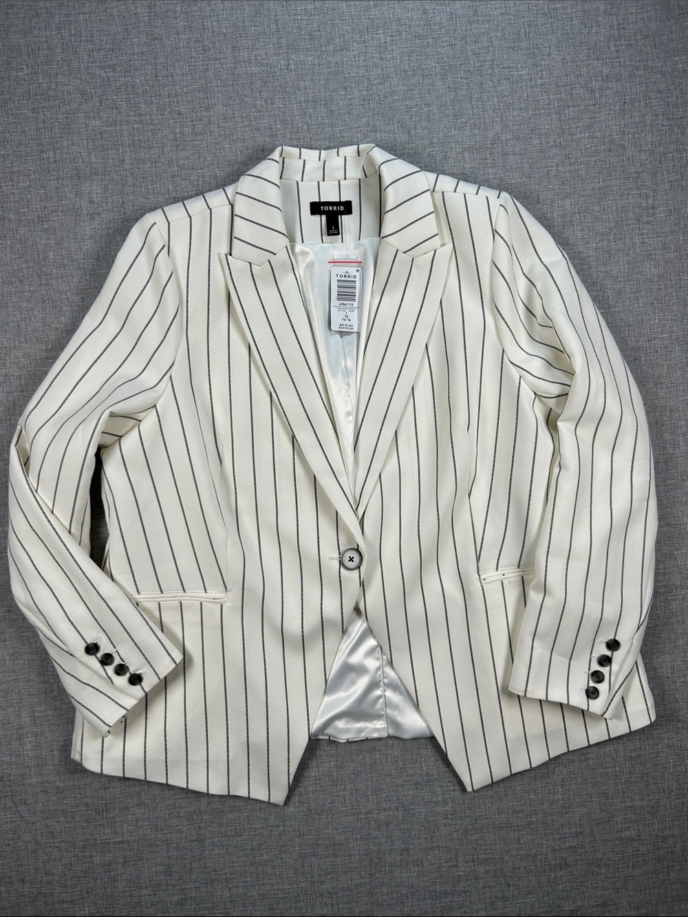 Torrid Studio Blazer 1X 14/16 Ivory Black Pinstripe NWT $99.90